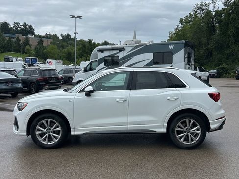 Used 2021 Audi Q3 2.0T Premium w/ Convenience Package AWD/4WD image 2