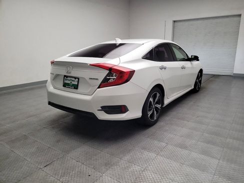 Used 2018 Honda Civic Touring image 9