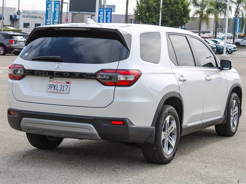 Used 2025 Honda Pilot EX-L image 7