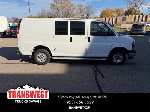 Used 2024 GMC Savana 2500 w/ Driver Convenience Package image 7