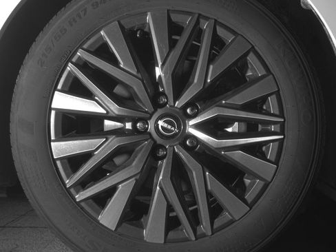 Used 2025 Nissan Altima 2.5 SV FWD image 13