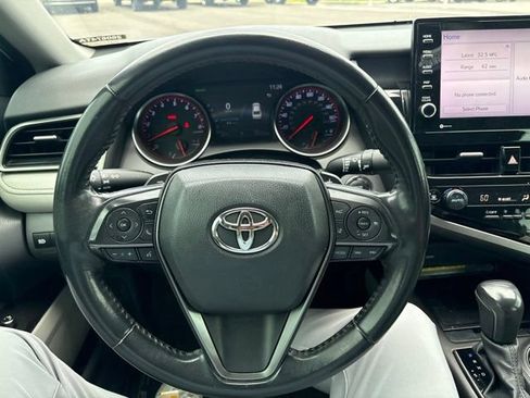 Used 2021 Toyota Camry XSE FWD image 9