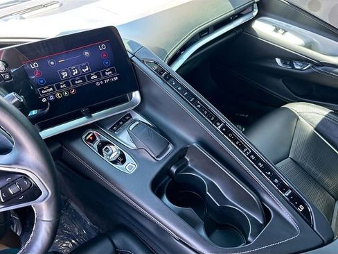 Used 2023 Chevrolet Corvette Stingray Premium Conv w/ Z51 Performance Package RWD image 12