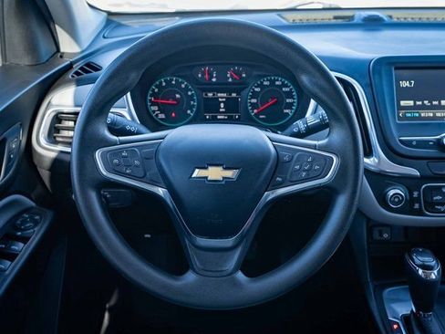 Used 2018 Chevrolet Equinox LS image 32