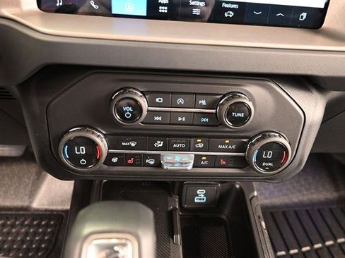 Used 2025 Ford Bronco Outer Banks AWD/4WD image 11