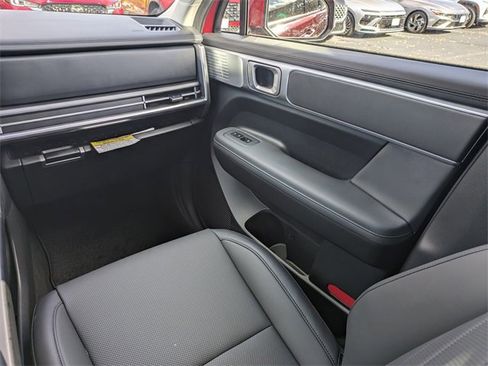 Used 2025 Hyundai Santa Fe SEL image 17