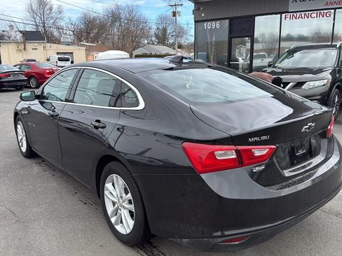 Used 2018 Chevrolet Malibu LT w/ Leather Package FWD image 5