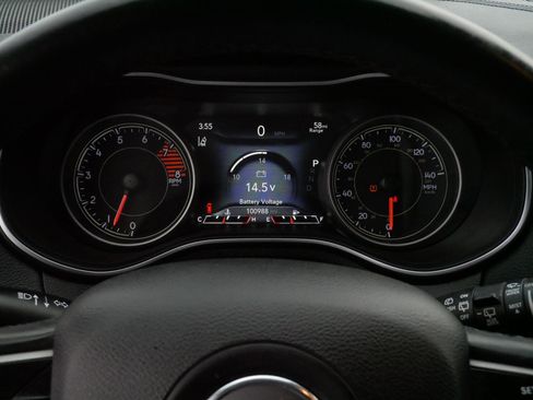 Used 2019 Jeep Cherokee Limited w/ Technology Group image 21