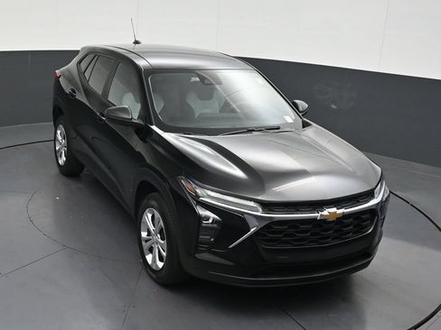 Used 2024 Chevrolet Trax LS FWD image 21