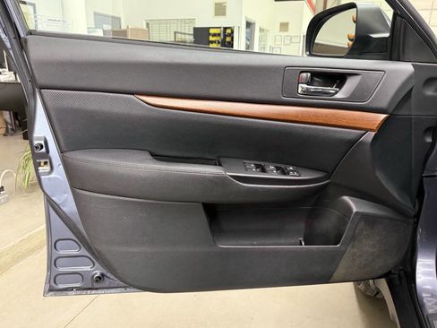 Used 2014 Subaru Outback 2.5i Limited AWD/4WD image 11