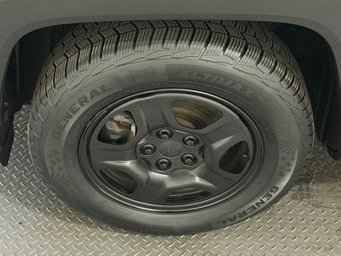 Used 2016 Jeep Renegade Sport w/ Power & Air Group FWD image 20