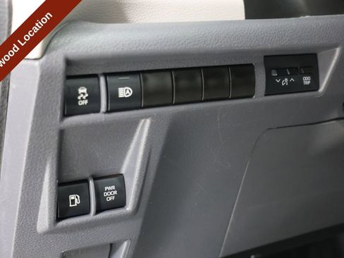 Used 2022 Toyota Sienna LE FWD image 21