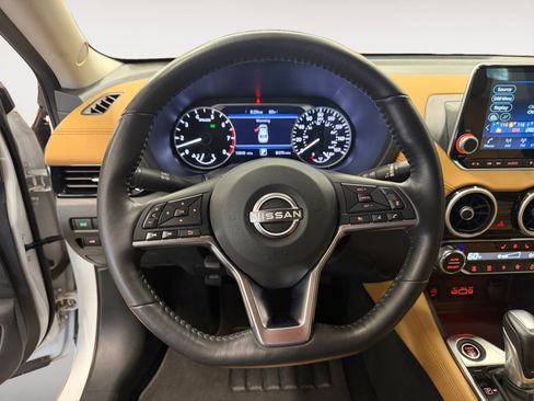 Used 2025 Nissan Sentra SV w/ SV Premium Package FWD image 14