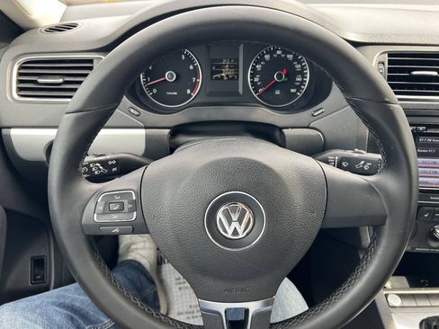 Used 2014 Volkswagen Jetta SE FWD image 27