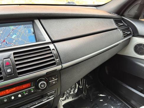Used 2010 BMW X5 M image 16