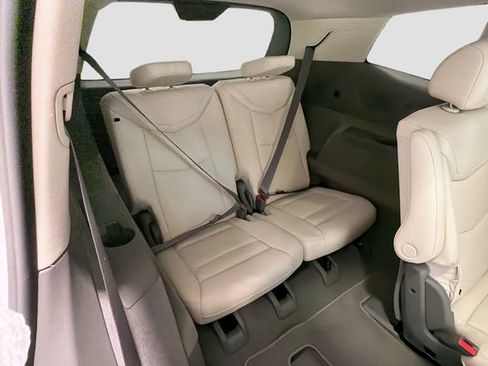 Used 2024 Cadillac XT6 Premium Luxury w/ Technology Package AWD/4WD image 24