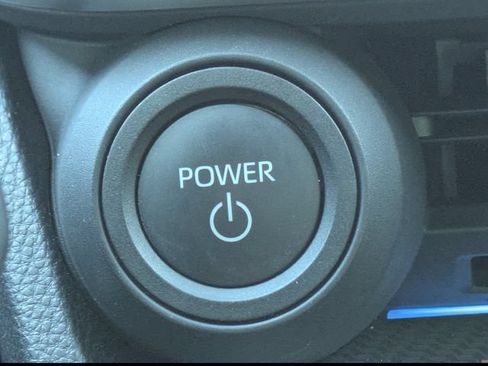 Used 2024 Toyota Prius XLE FWD image 29