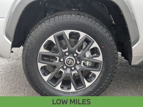Used 2024 Toyota Tundra Limited AWD/4WD image 12