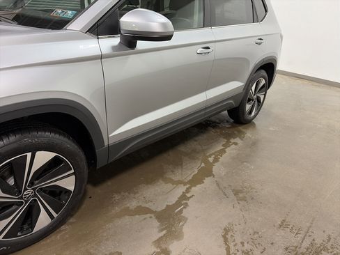 New 2026 Volkswagen Taos SE image 10