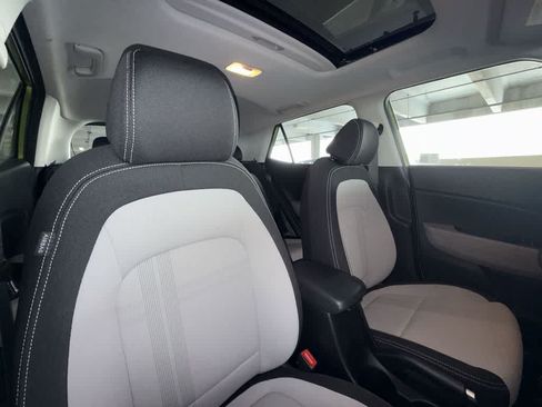 Used 2024 Hyundai Venue SEL FWD image 27