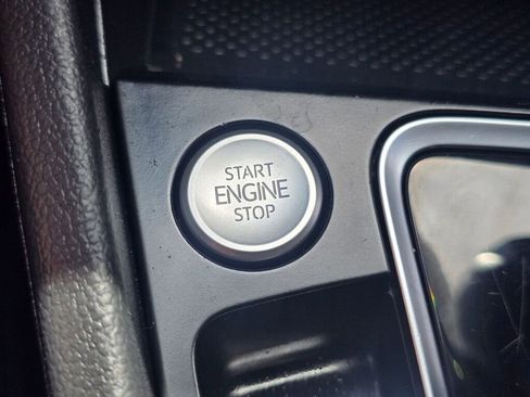 Used 2021 Volkswagen Jetta SE image 38