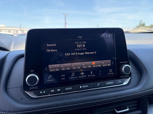 Used 2025 Nissan Rogue SV FWD image 20