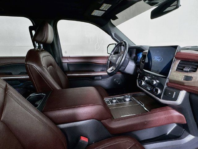 Used 2022 Ford Expedition Limited AWD/4WD image 25