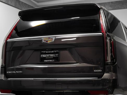 Used 2021 Cadillac Escalade ESV Premium Luxury Platinum w/ Heavy-Duty Trailer Package image 69