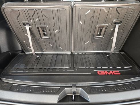 Used 2023 GMC Acadia AT4 w/ Technology Package image 32