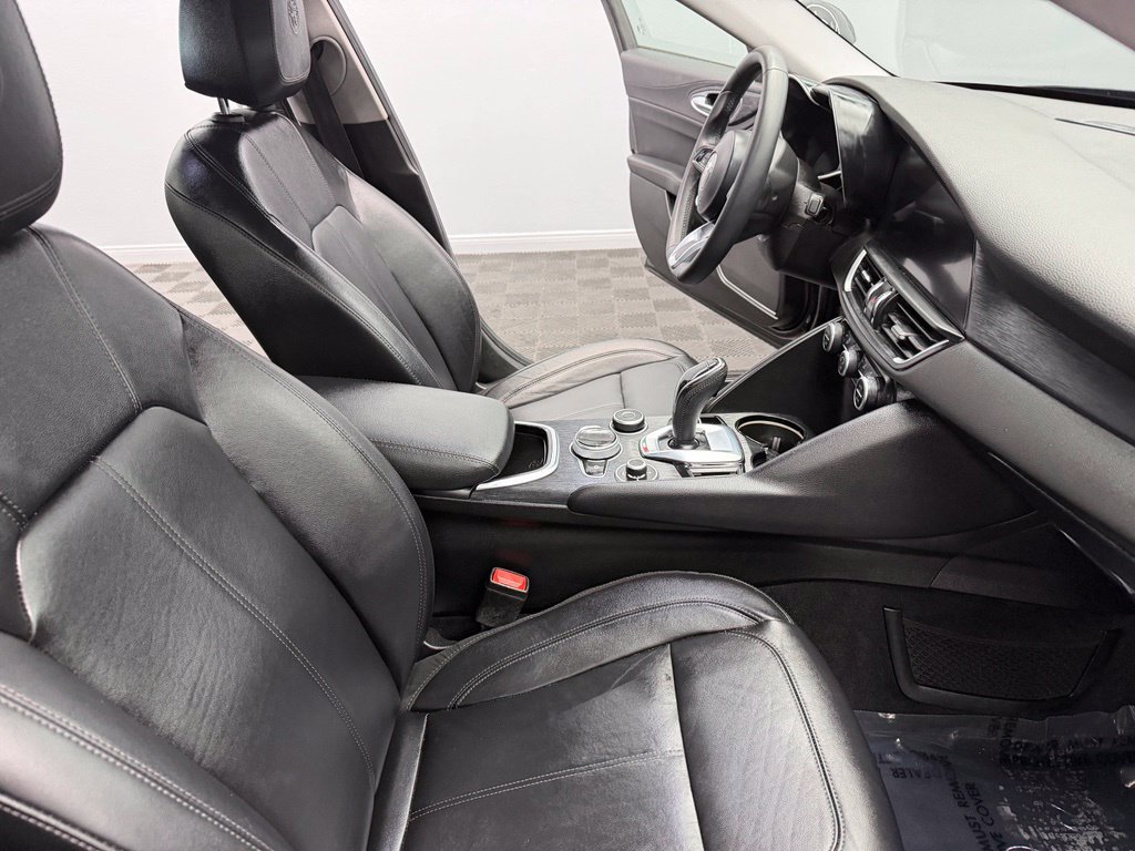 Used 2020 Alfa Romeo Giulia w/ Quick Order Package 22K Sport RWD image 50