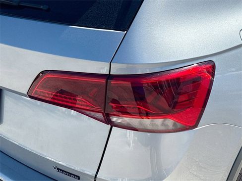 Used 2022 Volkswagen Taos SE image 27