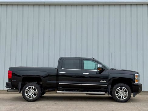 Used 2015 Chevrolet Silverado 2500 High Country w/ Duramax Plus Package AWD/4WD image 7