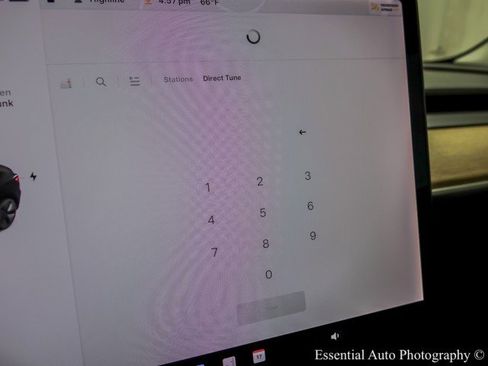 Used 2019 Tesla Model 3 Standard Range image 18