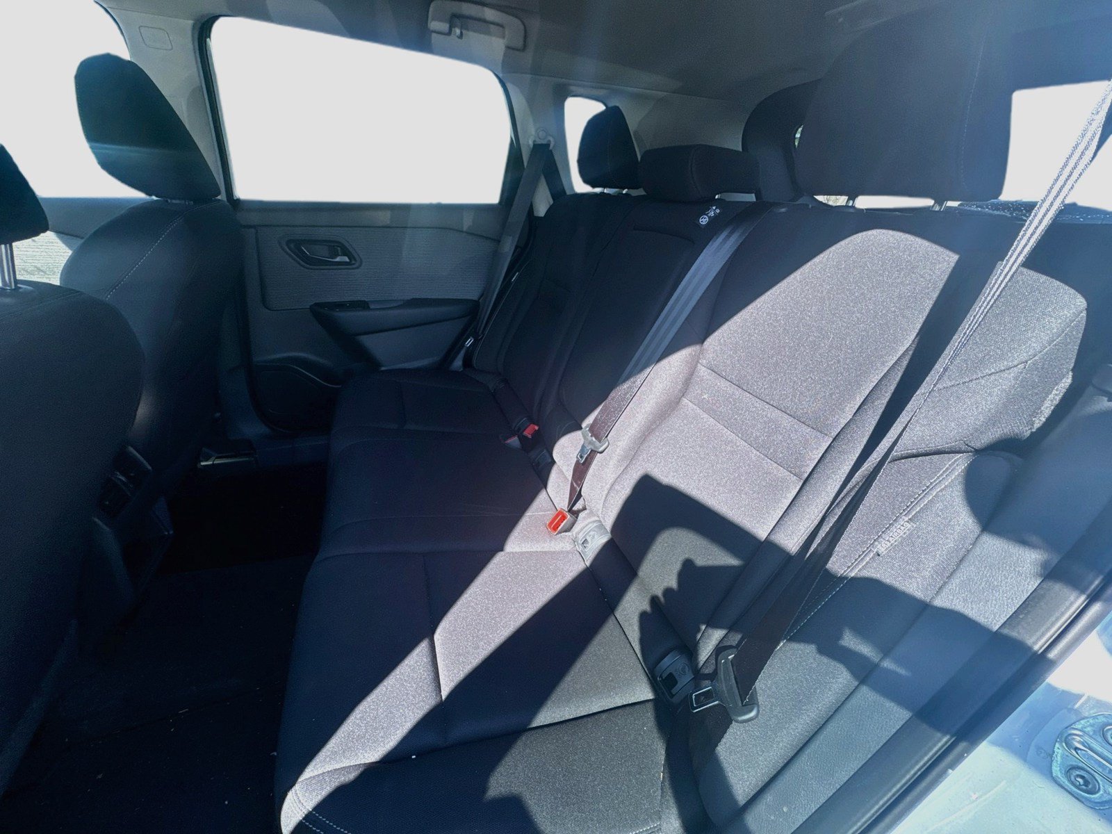 Used 2023 Nissan Rogue S FWD image 23