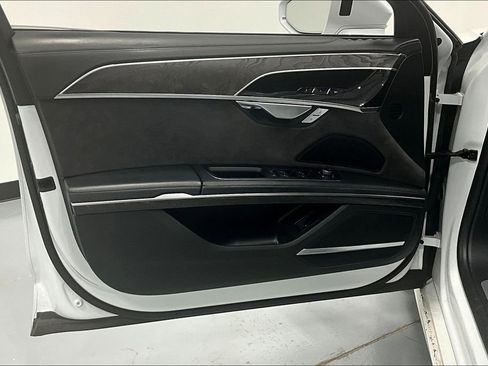 Used 2021 Audi A8 L 4.0T image 21
