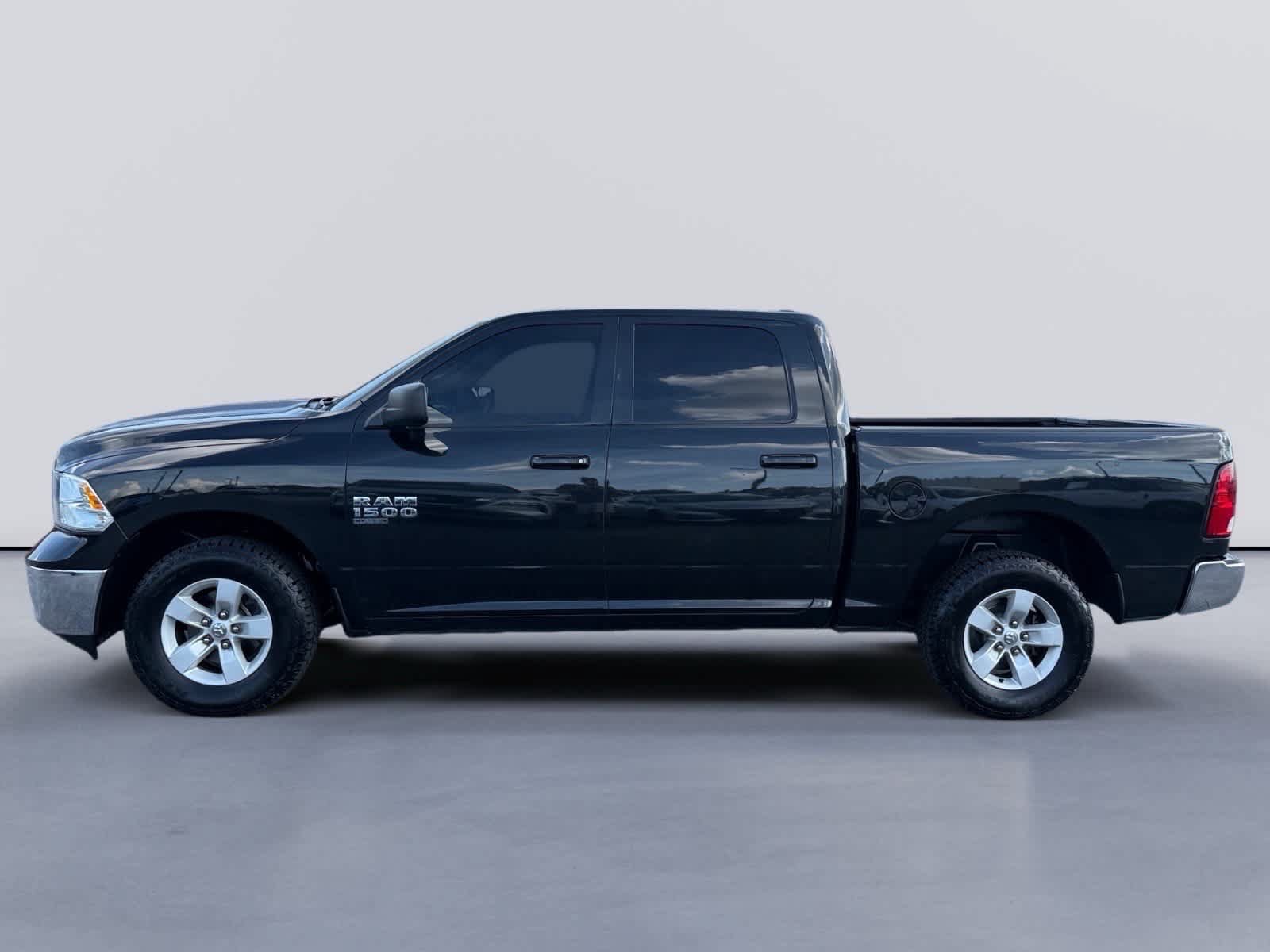 Used 2019 RAM 1500 Classic SLT w/ Protection Group AWD/4WD image 2