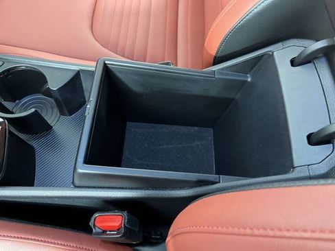 Used 2025 Kia Sportage SX image 30