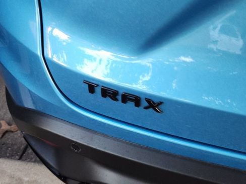 Used 2025 Chevrolet Trax RS w/ Sunroof Package FWD image 10