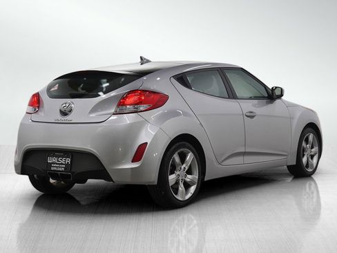 Used 2015 Hyundai Veloster image 5