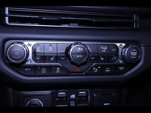 New 2025 Jeep Gladiator Rubicon image 15