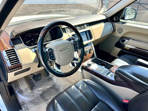 Used 2016 Land Rover Range Rover HSE image 11