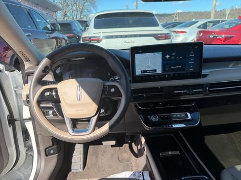 Used 2023 Lincoln Corsair AWD w/ Equipment Group 101A image 23