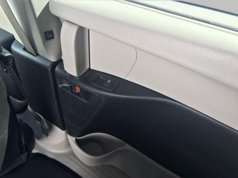 Used 2024 Chrysler Pacifica Touring-L FWD image 39