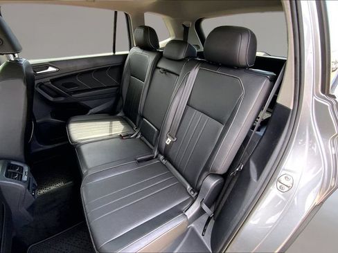 Used 2022 Volkswagen Tiguan SE FWD image 25