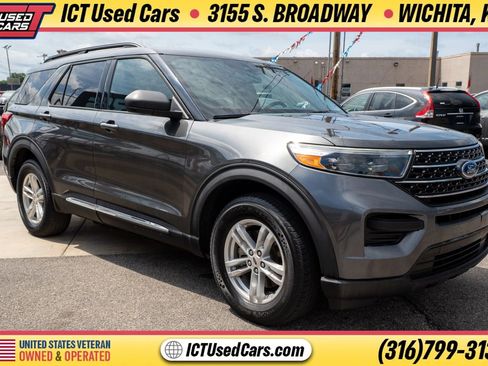 Used 2020 Ford Explorer XLT AWD/4WD image 6