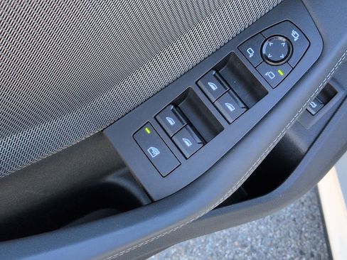 Used 2025 BMW 228i xDrive w/ Technology Package image 15