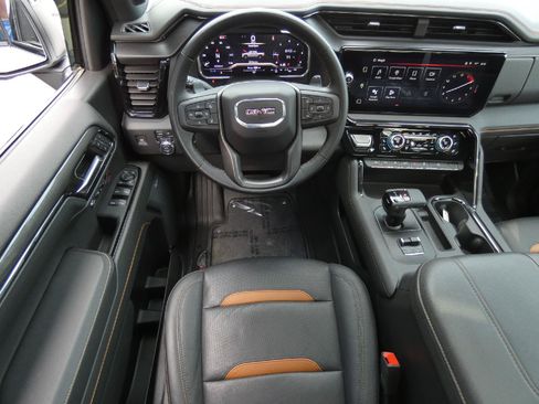 Certified 2024 GMC Sierra 1500 AT4 w/ Technology Package AWD/4WD image 14