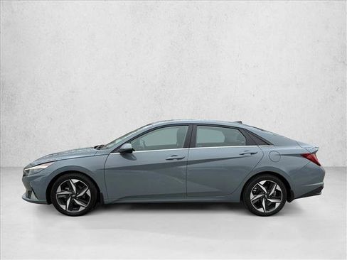 Used 2022 Hyundai Elantra SEL w/ Convenience + Premium Package image 8