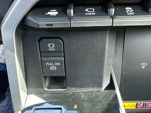 Used 2025 Toyota Tundra Platinum AWD/4WD image 41