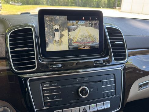 Used 2018 Mercedes-Benz GLS 450 4MATIC w/ Premium Package image 9